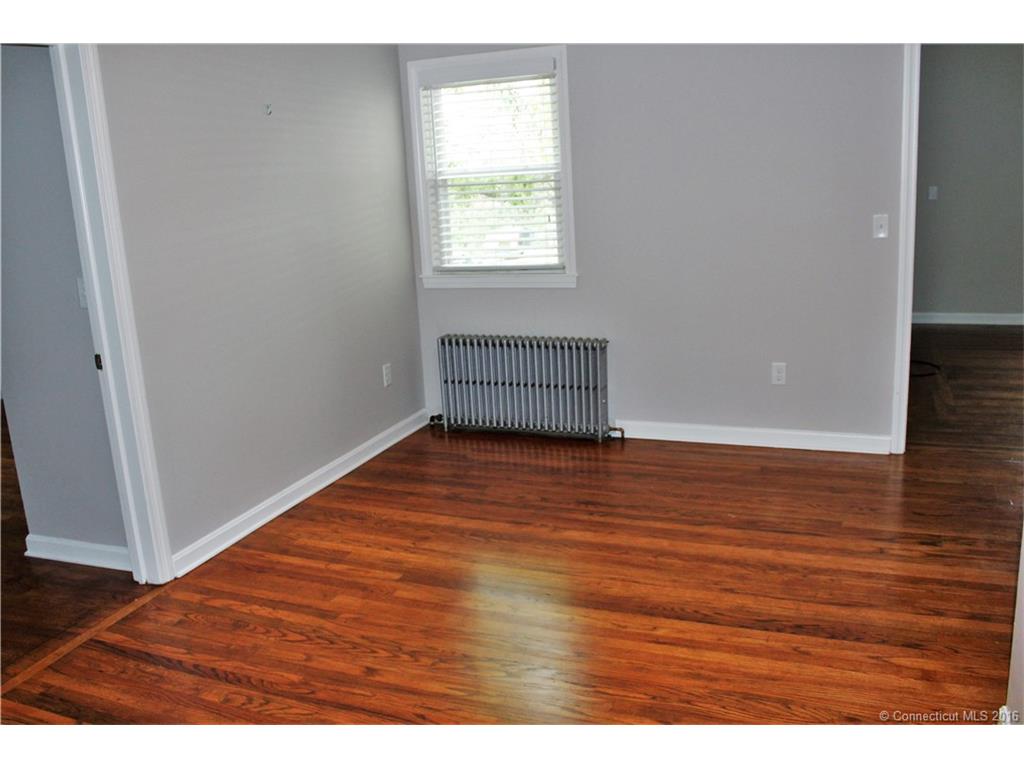 75 Pinski Dr, Branford, CT 06405