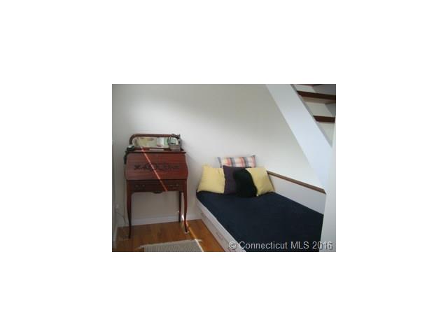 6 Tyler Ave, Branford, CT 06405