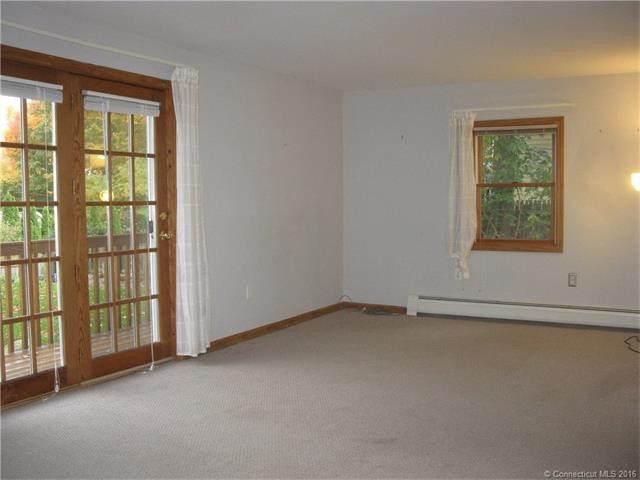 23Lanphiers Cove Rd, Branford, CT 06405