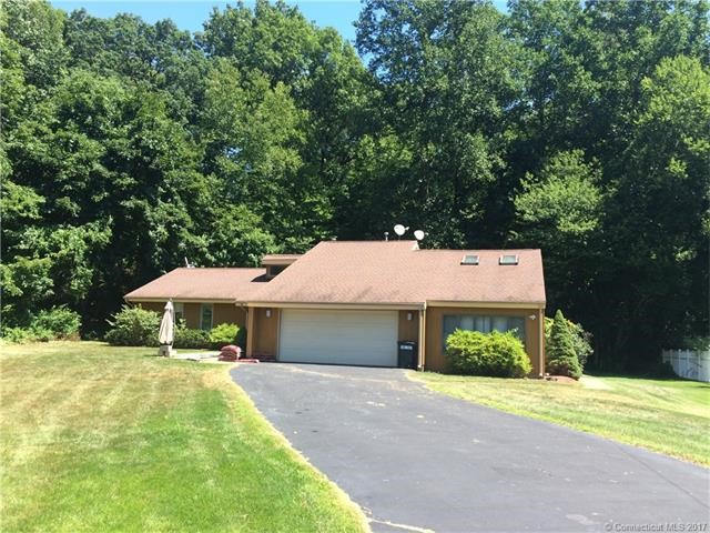 43Short Rocks Rd, Branford, CT 06405