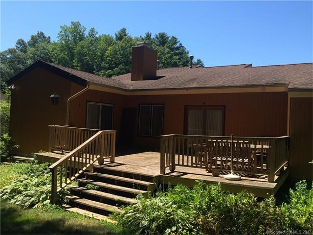 43Short Rocks Rd, Branford, CT 06405