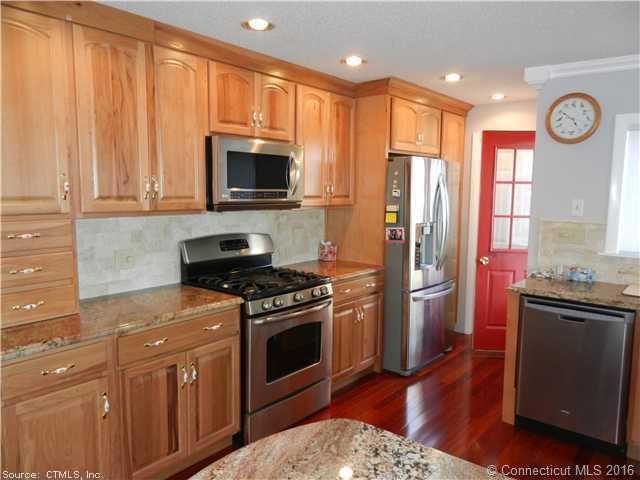 20Summer Island Pt, Branford, CT 06405