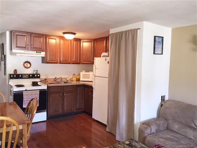 10 Russell St, Branford, CT 06405
