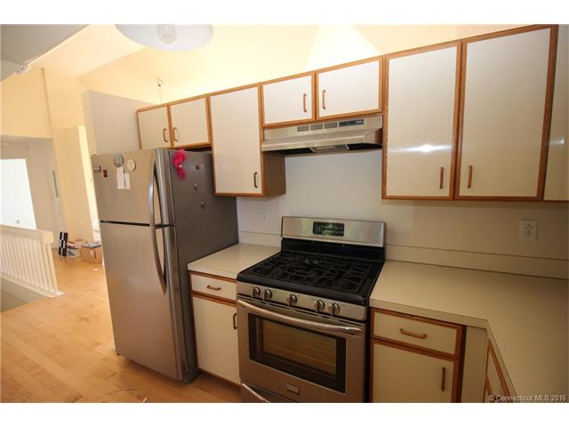 3 Montoya Dr, Branford, CT 06405