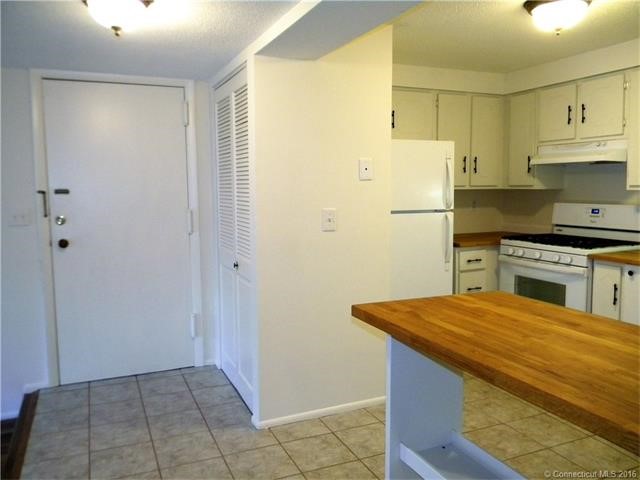 325Walden Green Rd #325, Branford, CT 06405