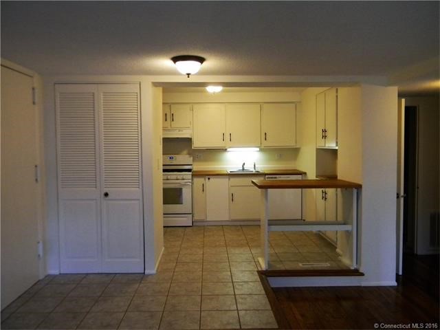 325Walden Green Rd #325, Branford, CT 06405
