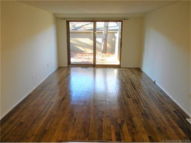 325Walden Green Rd #325, Branford, CT 06405