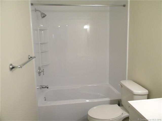 325Walden Green Rd #325, Branford, CT 06405