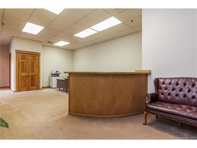 420 East Main St, Branford, CT 06405
