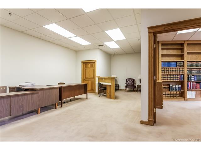 420 East Main St, Branford, CT 06405