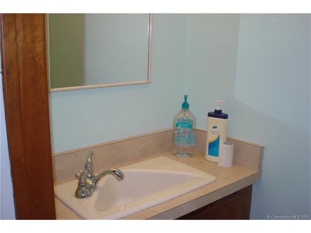111 Island View Ter, Branford, CT 06405