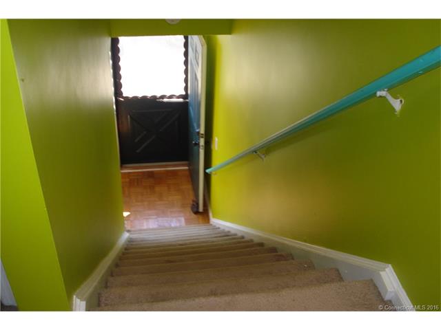 111 Island View Ter, Branford, CT 06405