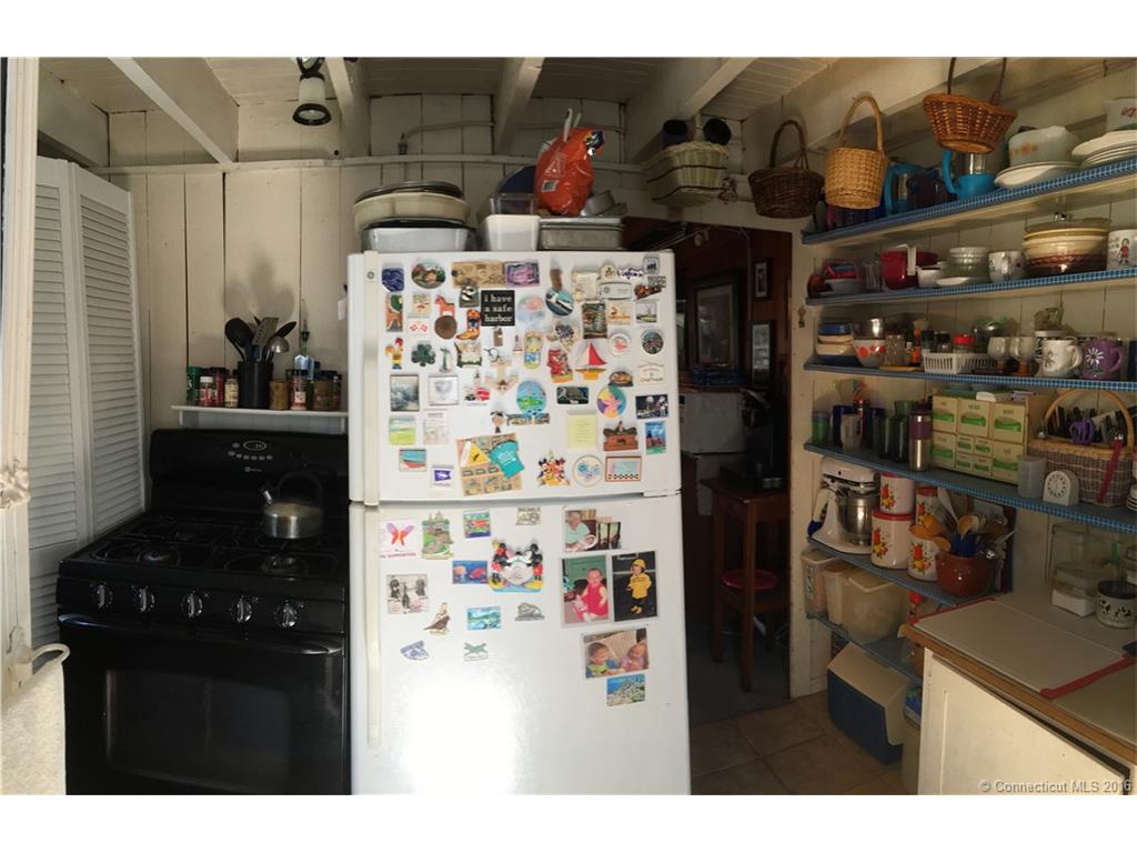 124 Limewood Ave, Branford, CT 06405