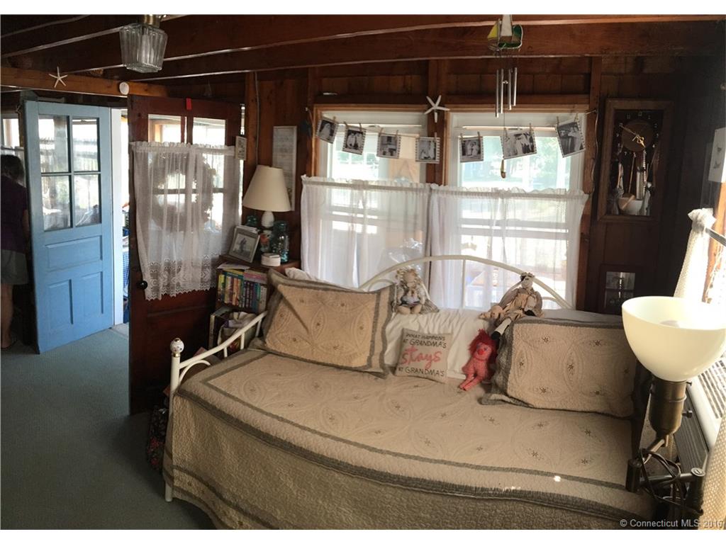 124 Limewood Ave, Branford, CT 06405