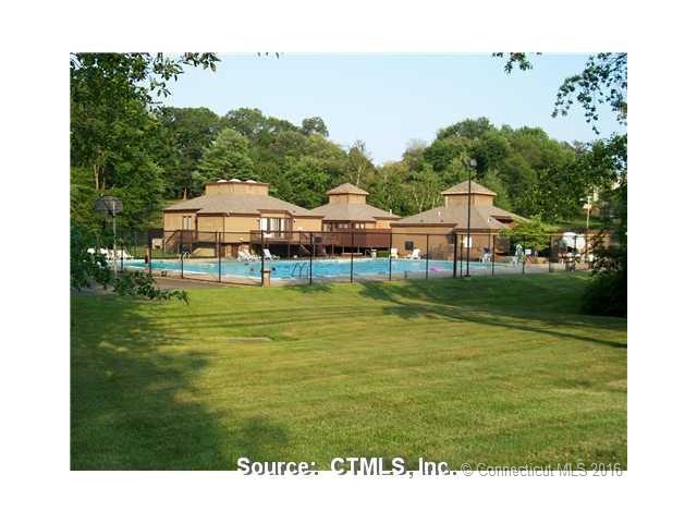 607 Longfellow Dr, Branford, CT 06405