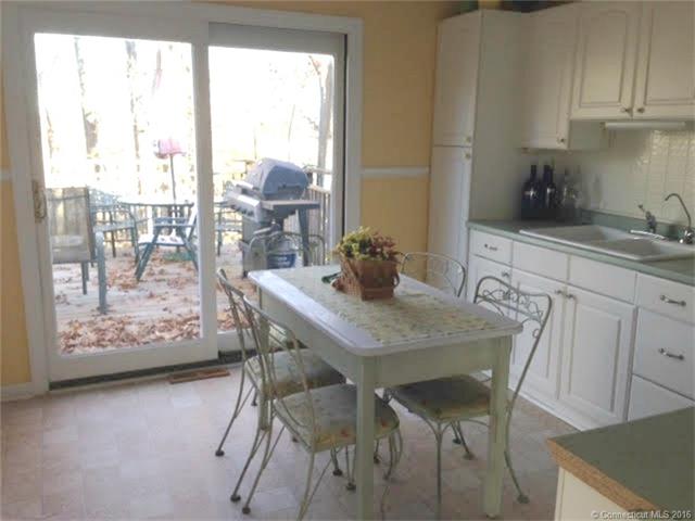81 Waverly Park Rd, Branford, CT 06405
