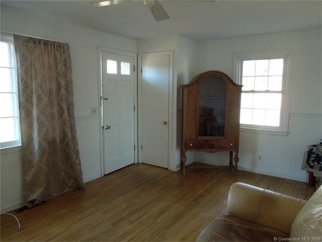 81 Waverly Park Rd, Branford, CT 06405