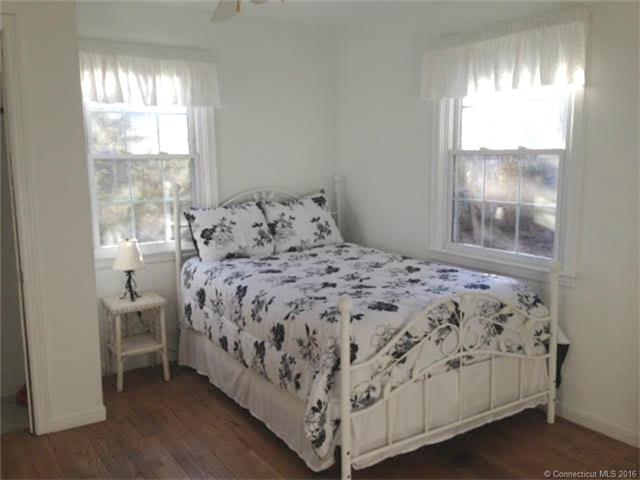 81 Waverly Park Rd, Branford, CT 06405