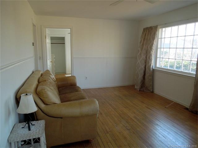 81 Waverly Park Rd, Branford, CT 06405