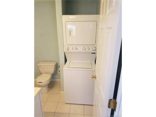 36 Flat Rock Rd Ext, Branford, CT 06405
