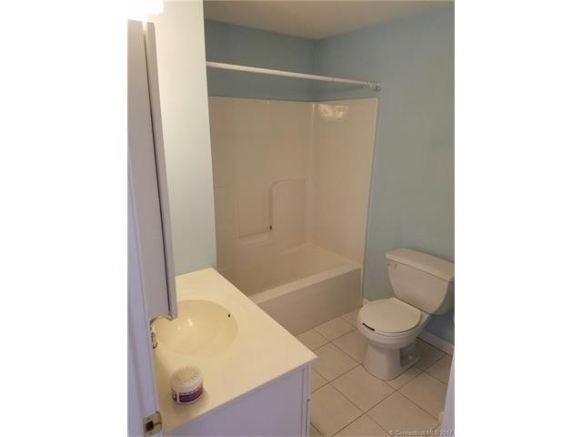 36 Flat Rock Rd Ext, Branford, CT 06405