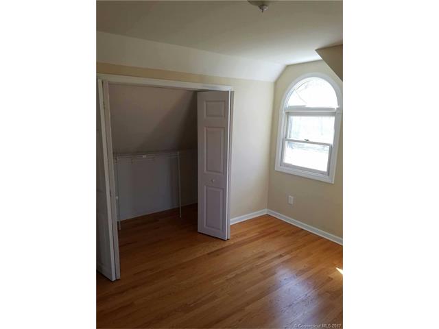 36 Flat Rock Rd Ext, Branford, CT 06405