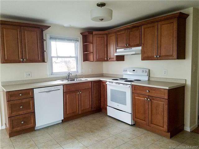 31Gilbert Ln, Branford, CT 06405