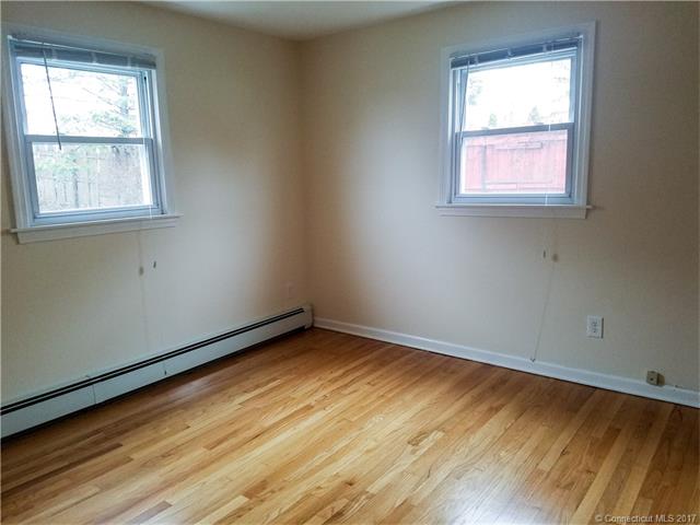 31Gilbert Ln, Branford, CT 06405