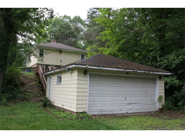 132 Red Hill Rd, Branford, CT 06405