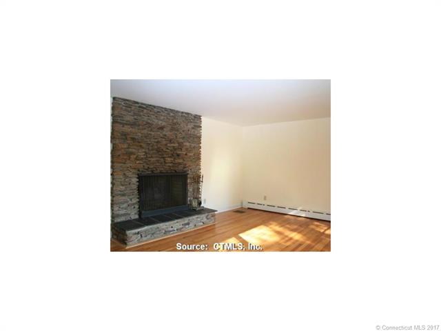 132 Red Hill Rd, Branford, CT 06405