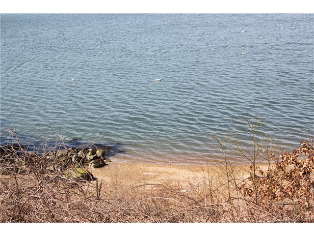 18Spring Cove Rd, Branford, CT 06405