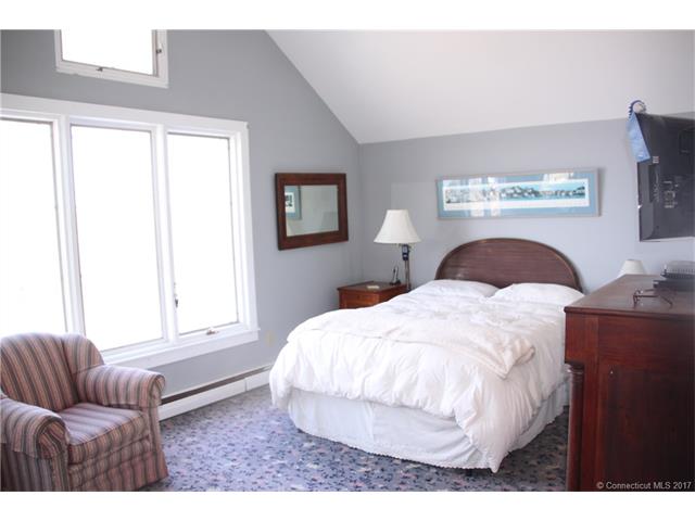 18Spring Cove Rd, Branford, CT 06405