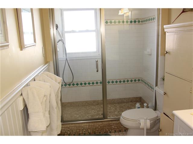 18Spring Cove Rd, Branford, CT 06405