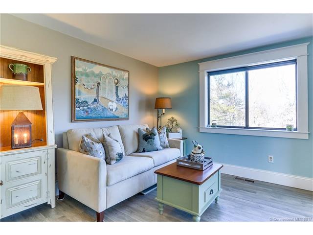 25 Florence Rd, Branford, CT 06405