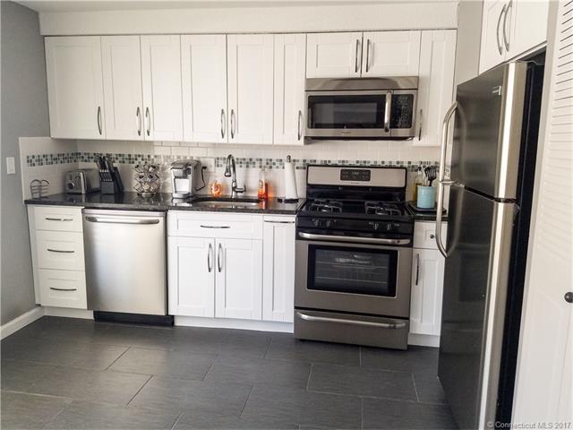 347Walden Green Rd #347, Branford, CT 06405