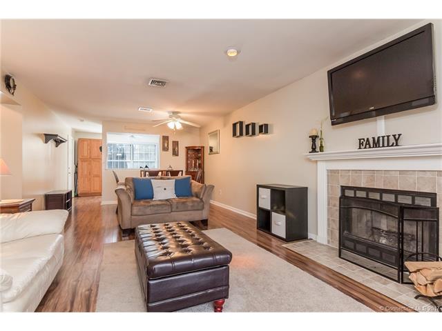 36 Manorwood Dr, Branford, CT 06405