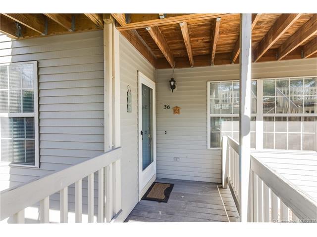 36 Manorwood Dr, Branford, CT 06405