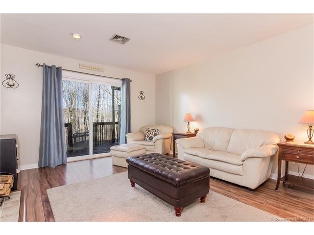 36 Manorwood Dr, Branford, CT 06405