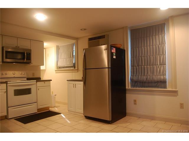 8 Westbrook Rd, Essex, CT 06409