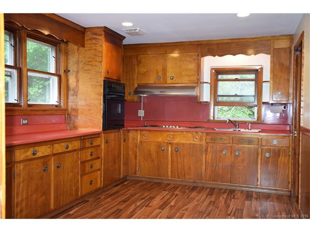 2159 Waterbury Rd, Cheshire, CT 06410