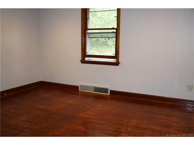 2159 Waterbury Rd, Cheshire, CT 06410