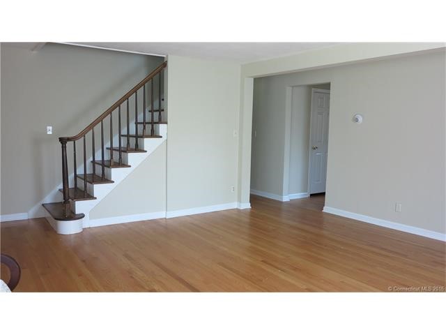 1064Summit Rd, Cheshire, CT 06410