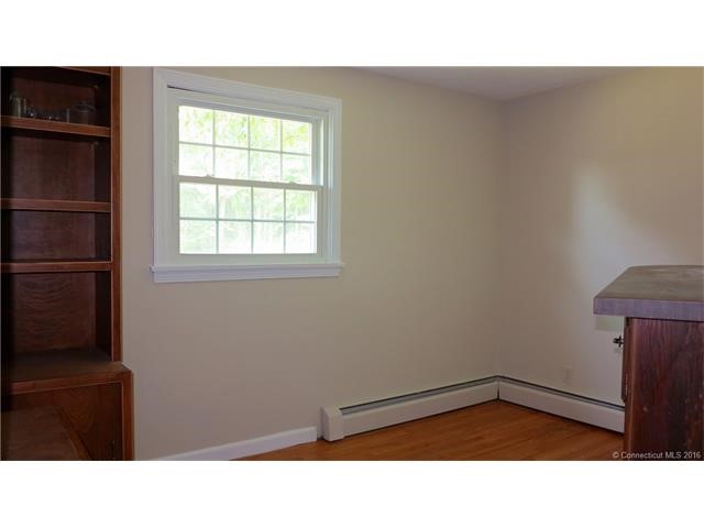 1064Summit Rd, Cheshire, CT 06410