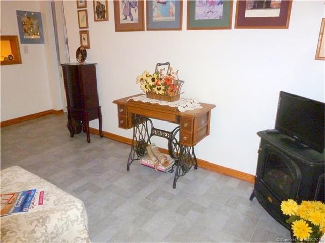 395 East Mitchell Ave, Cheshire, CT 06410