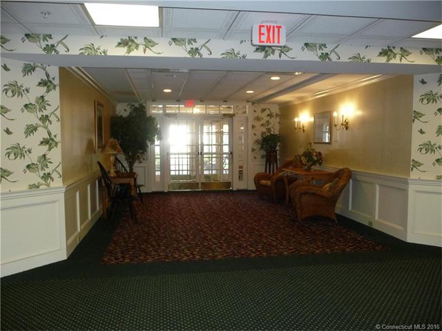 40 Southwick Ct, Cheshire, CT 06410