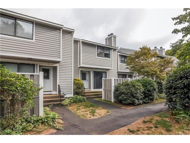 12 Ives Hill Ct, Cheshire, CT 06410