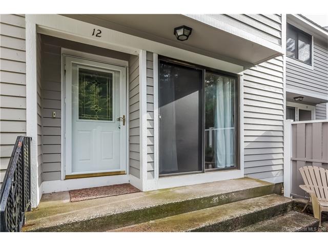 12 Ives Hill Ct, Cheshire, CT 06410