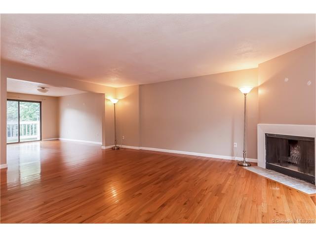 12 Ives Hill Ct, Cheshire, CT 06410