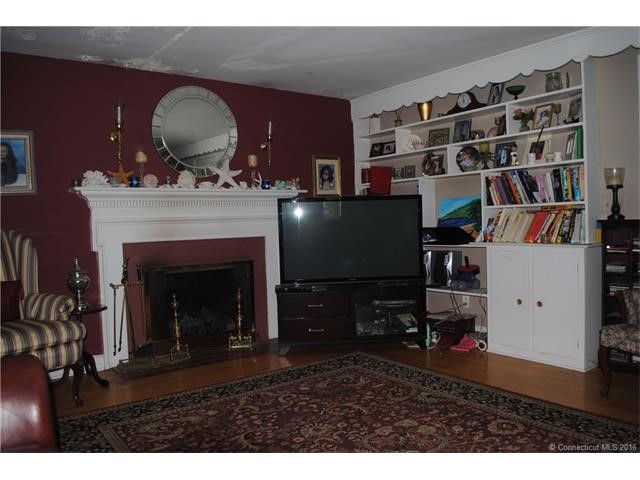 53Jocelyn Ln, Cheshire, CT 06410