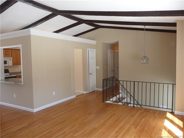 40 Stacy Ct, Cheshire, CT 06410